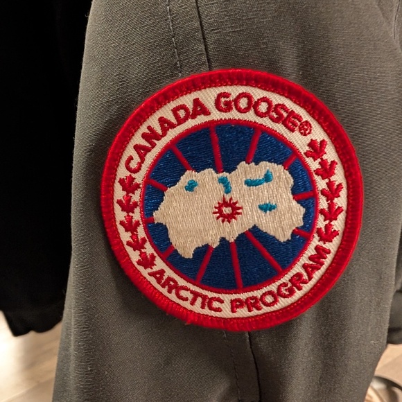 Canada Goose Gray Puffer Jacket with Fur Trim - Picture 10 of 11